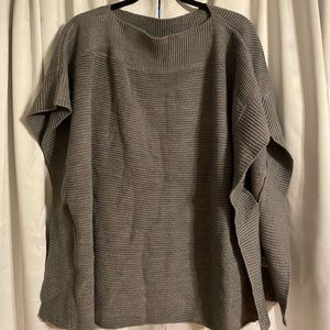 Grey knit poncho- OS